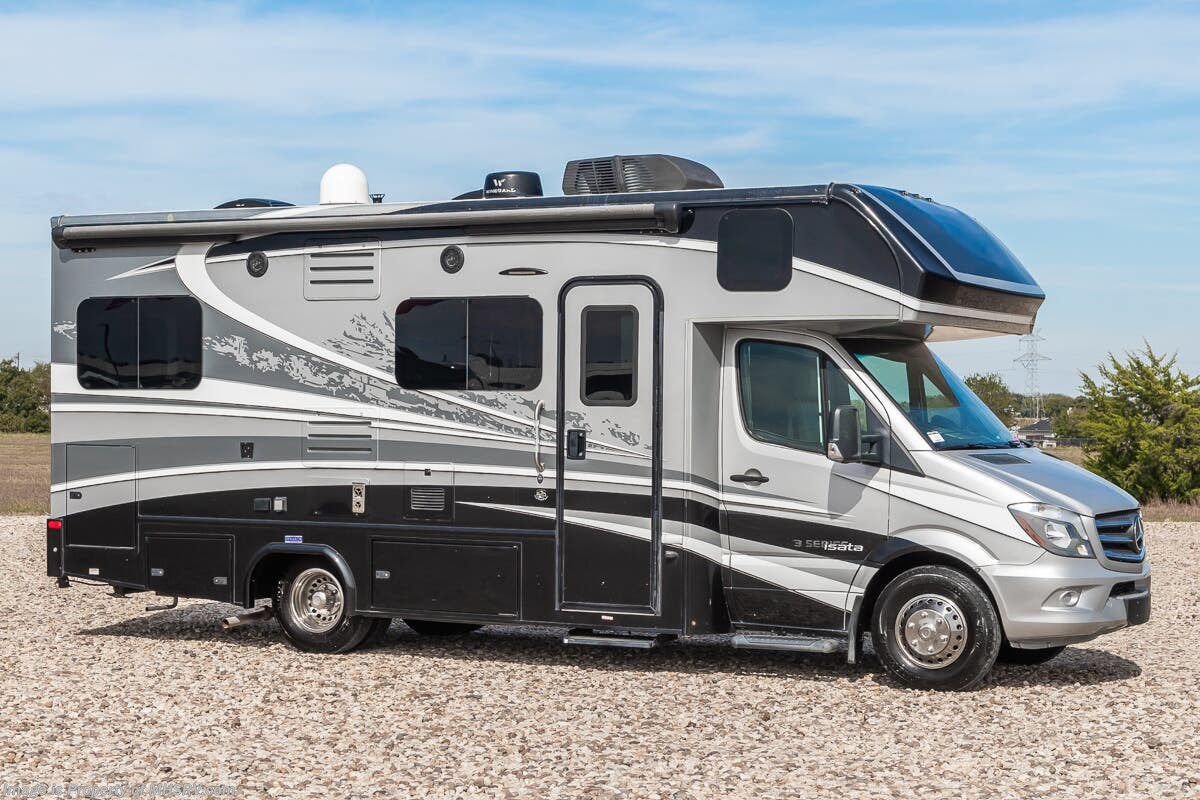Used 2019  Dynamax Corp Isata 3 Series 24RW by Dynamax Corp from Motor Home Specialist in Alvarado, TX
