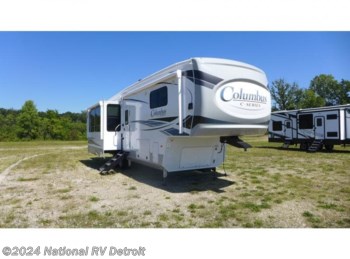 New 2022 Palomino Columbus C-Series 299RLC available in Belleville, Michigan