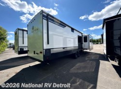 New 2026 CrossRoads Hampton HP372FDB available in Belleville, Michigan