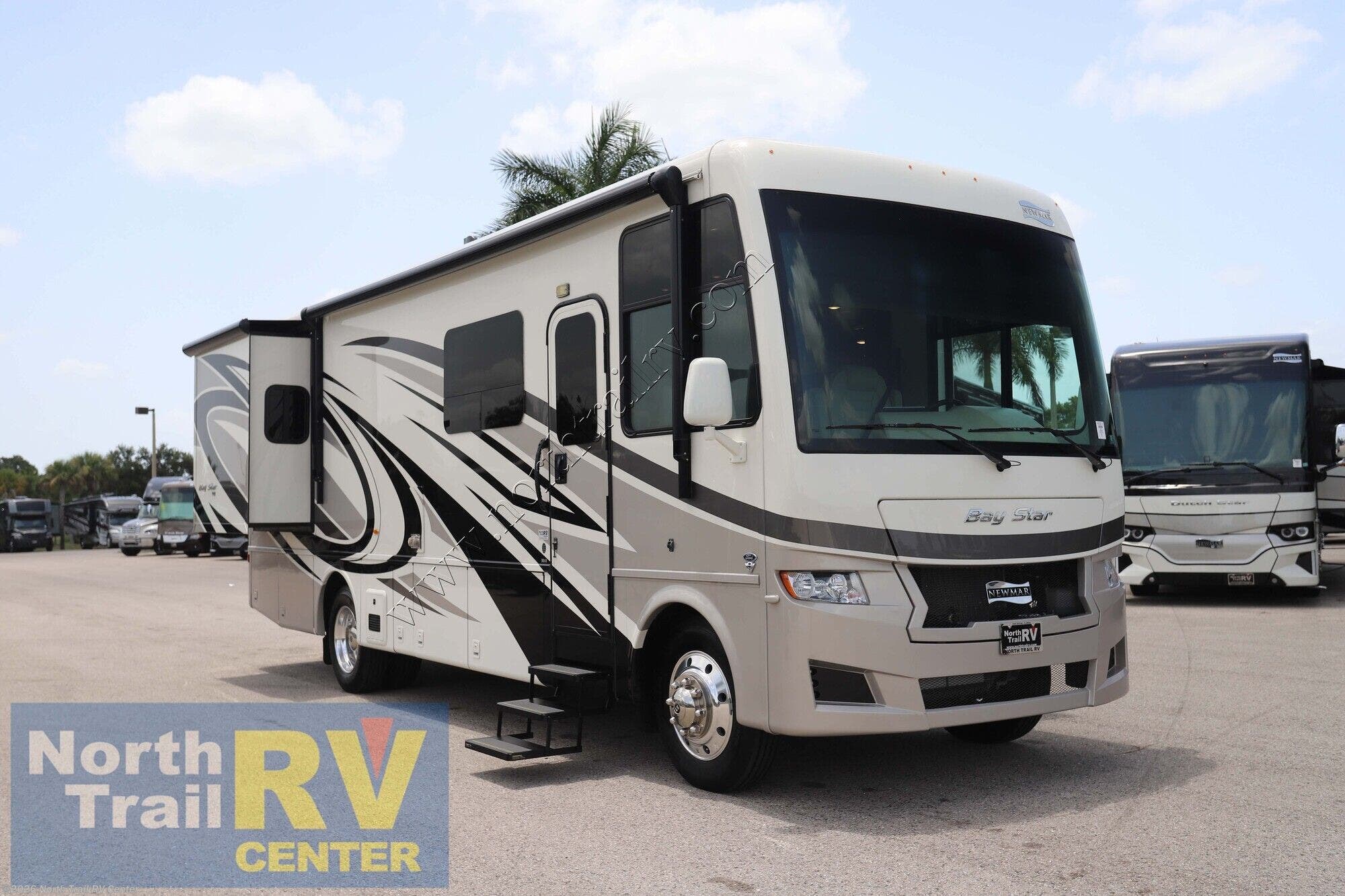 Used 2023 Newmar Bay Star 3014 available in Fort Myers, Florida