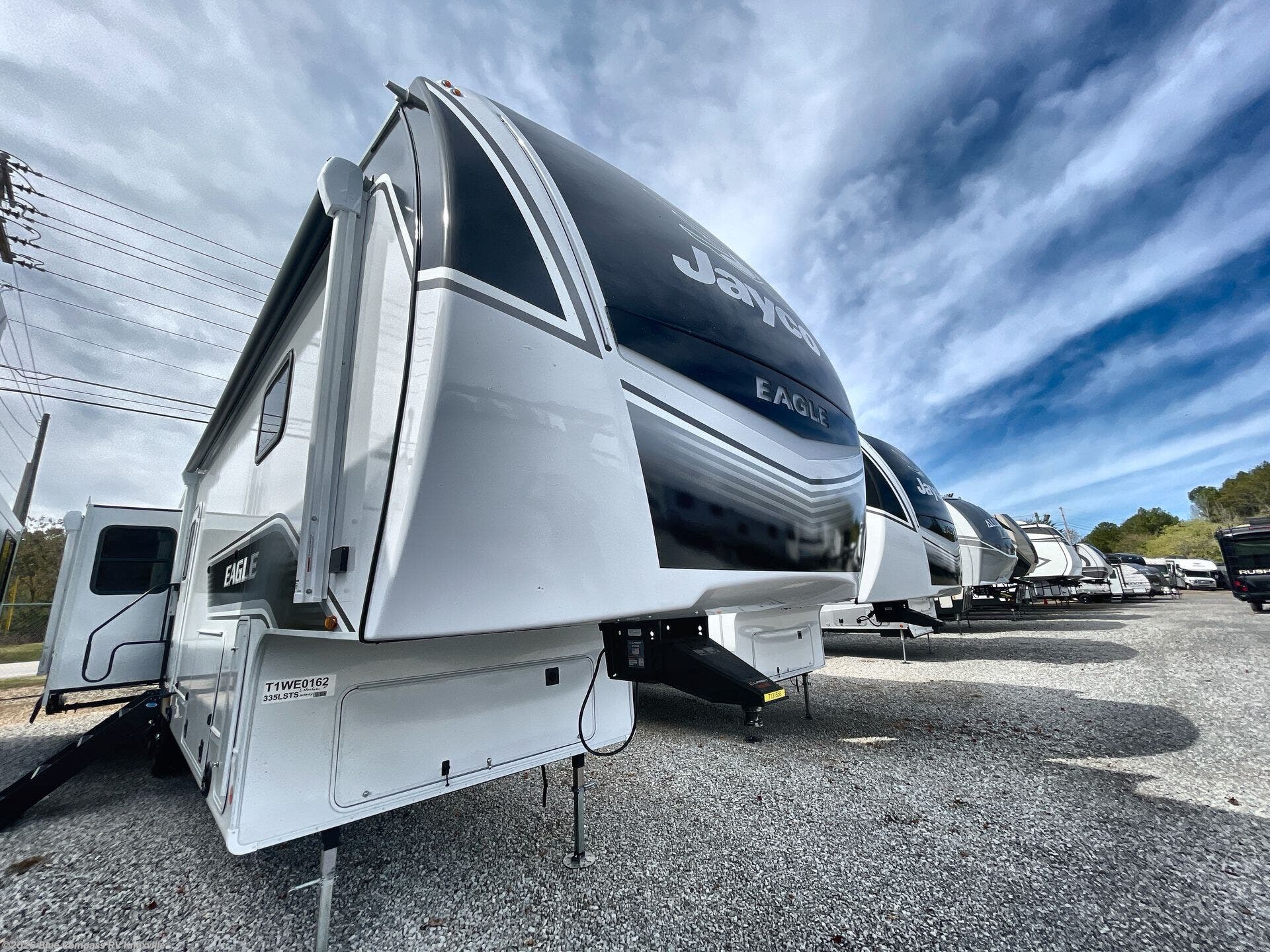 New 2026 Jayco Eagle 335LSTS available in Louisville, Tennessee
