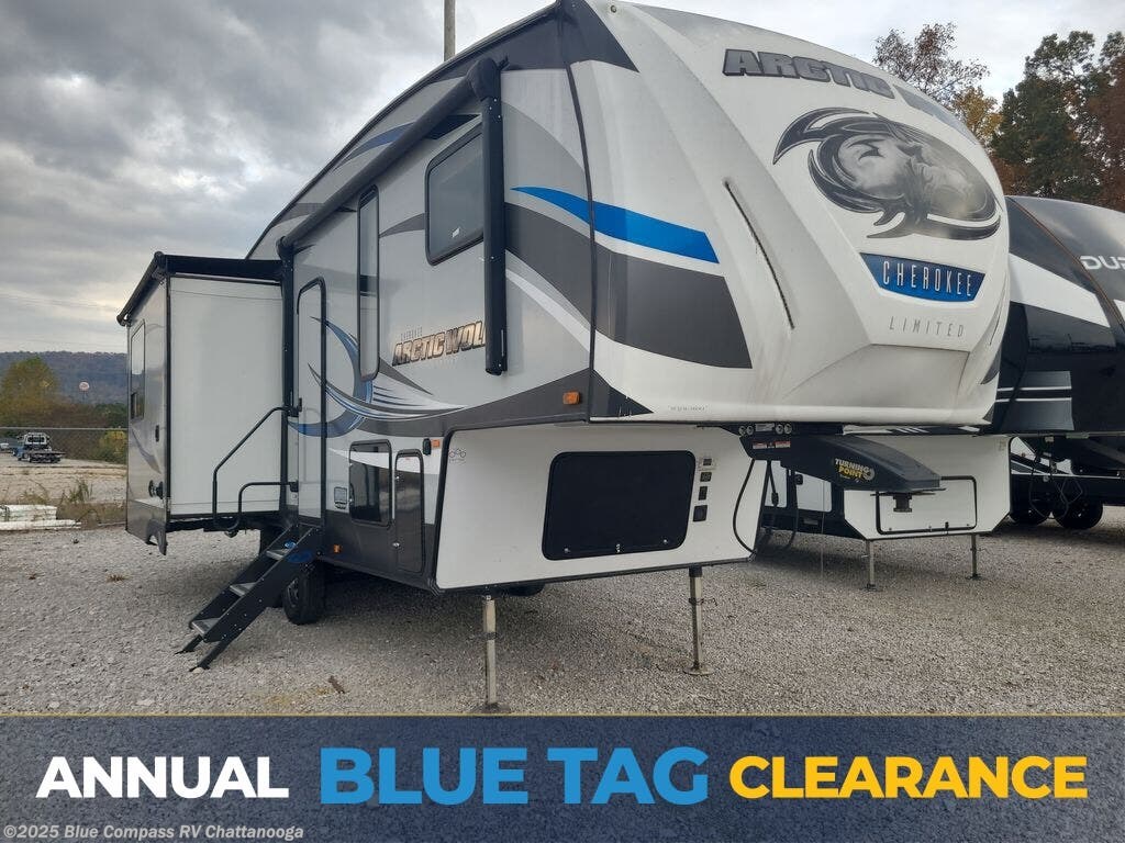Used 2019 Forest River Cherokee Arctic Wolf 285DRL4 available in Ringgold, Georgia