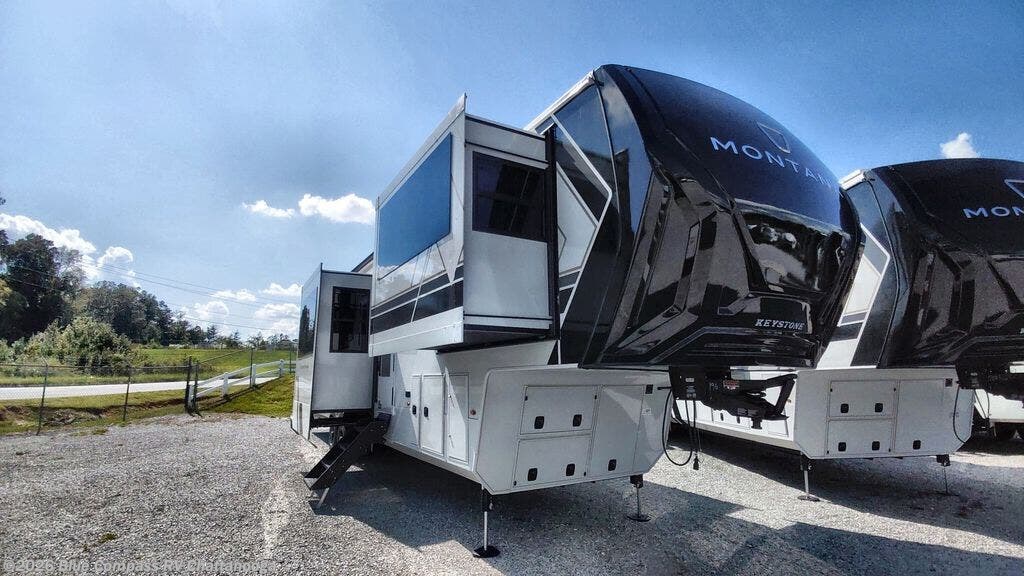 New 2027 Keystone Montana 3800FL available in Ringgold, Georgia