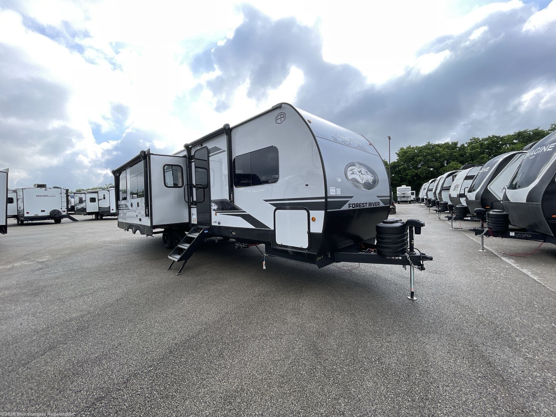 New 2025 Forest River Cherokee Wolf Den Black Label 273XLKBL available in Georgetown, Kentucky