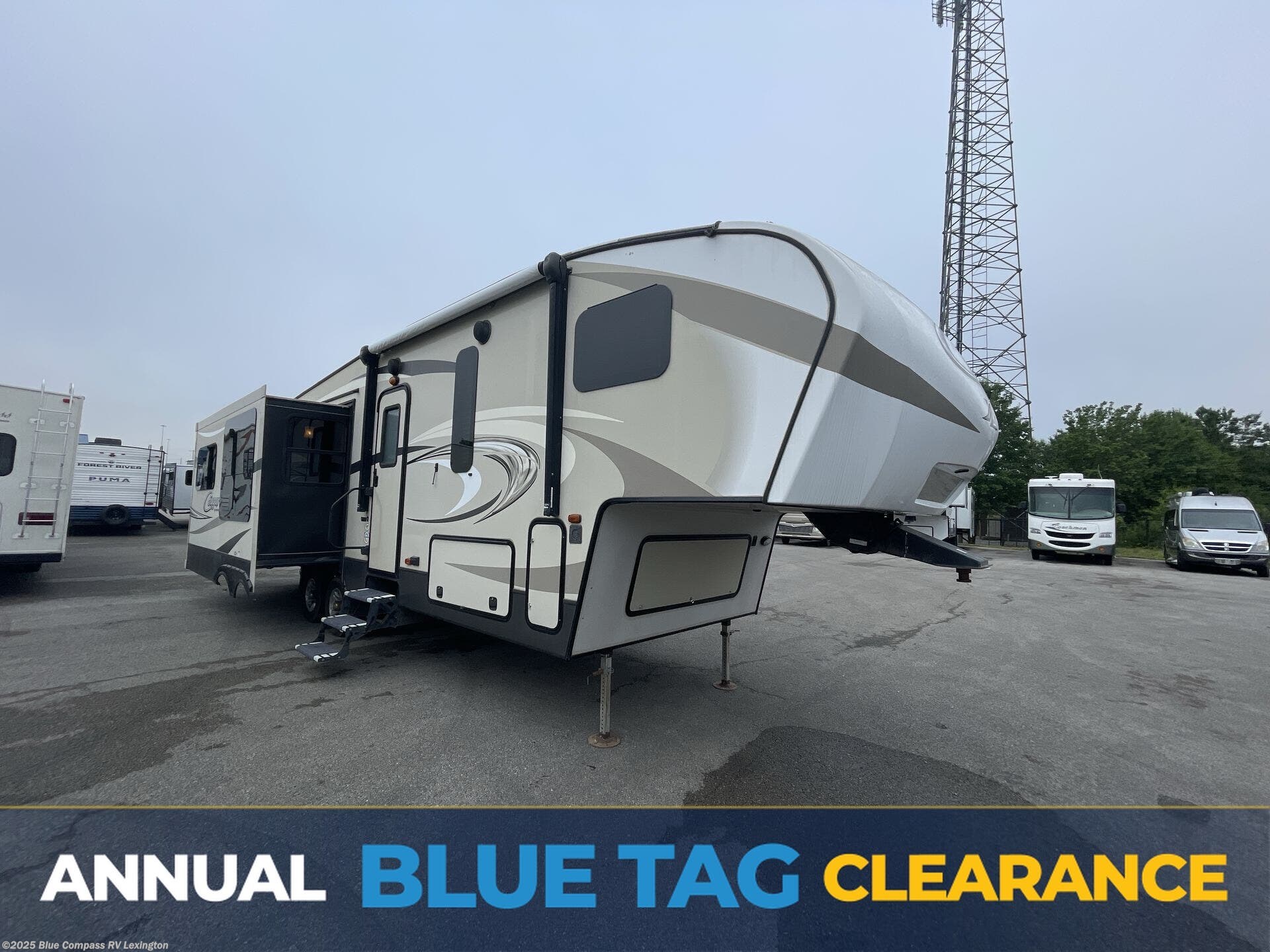 Used 2017 Keystone Cougar X-Lite 29RES available in Georgetown, Kentucky