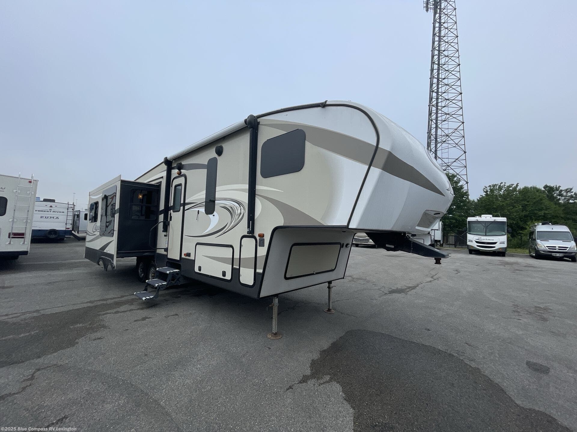 Used 2017 Keystone Cougar X-Lite 29RES available in Georgetown, Kentucky