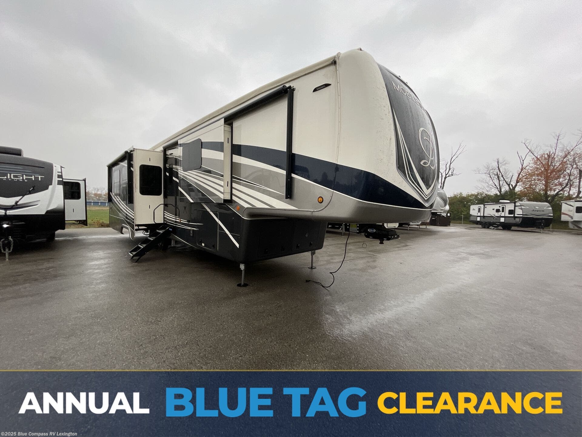 Used 2022 DRV Mobile Suites 41 RKDB available in Georgetown, Kentucky