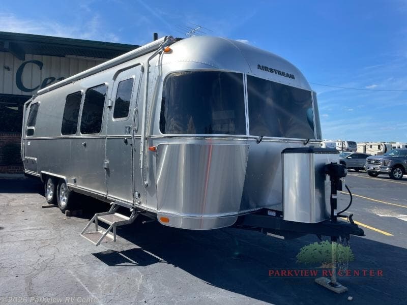 Used 2024 Airstream Flying Cloud 28RB Twin available in Smyrna, Delaware
