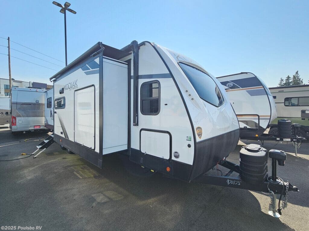 New 2025 Dutchmen Kodiak Ultimate 3371FLSL available in Kent, Washington