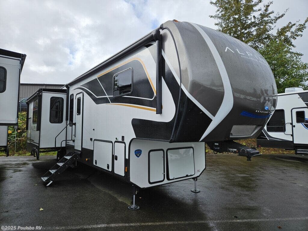 New 2025 Keystone Alpine Avalanche Edition 338GK available in Everett, Washington