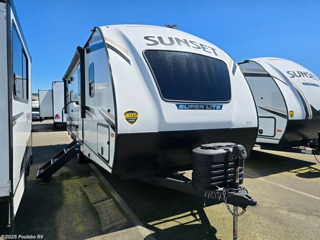 New 2024 CrossRoads Sunset Trail Super Lite SS222RB available in Sumner, Washington