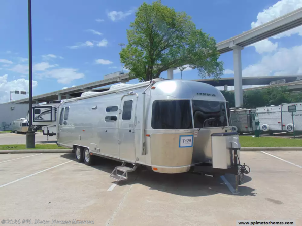 2018 Airstream International Serenity 30RB QUEEN available in Houston, TX