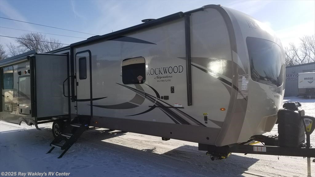 2018 Forest River Rv Rockwood Signature Ultra Lite 8332bs For Previous