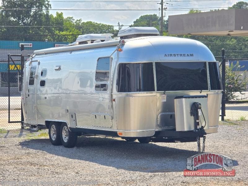 Used 2023 Airstream Flying Cloud 27FB Twin available in Huntsville, Alabama