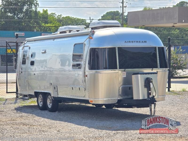 Used 2023 Airstream Flying Cloud 27FB Twin available in Huntsville, Alabama