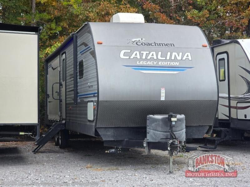 Used 2019 Coachmen Catalina Legacy 303RKP available in Huntsville, Alabama