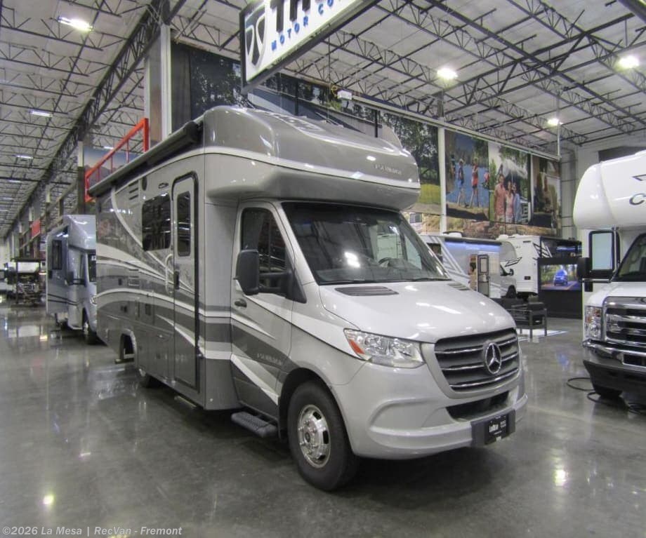 Used 2020 Dynamax Corp  ISATA 24FW available in Fremont, California