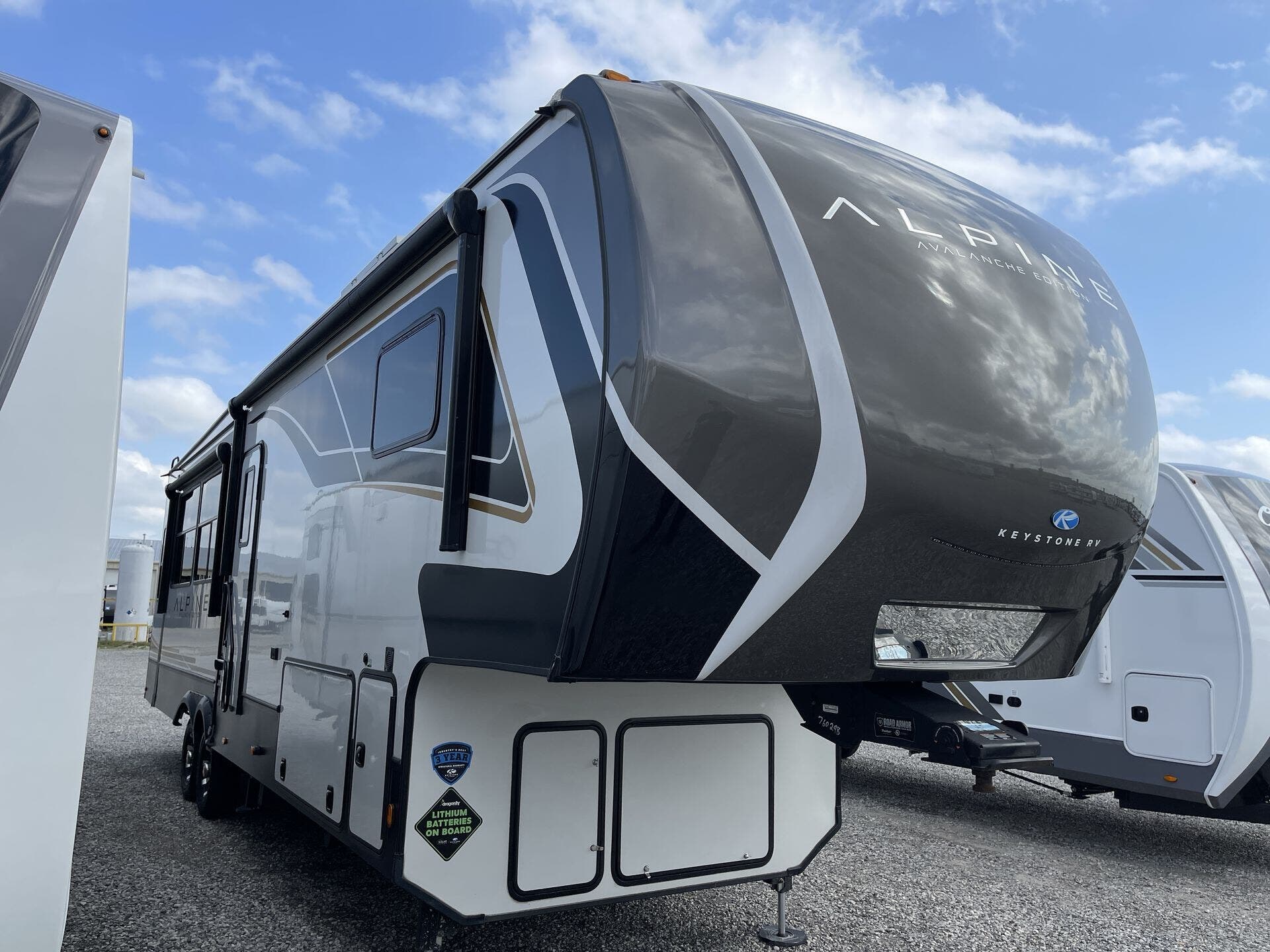 Used 2025 Keystone Avalanche 321RL available in Rockwall, Texas