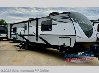 Used 2022 Cruiser RV  Twilight Signature TWS 3100 available in Mesquite, Texas