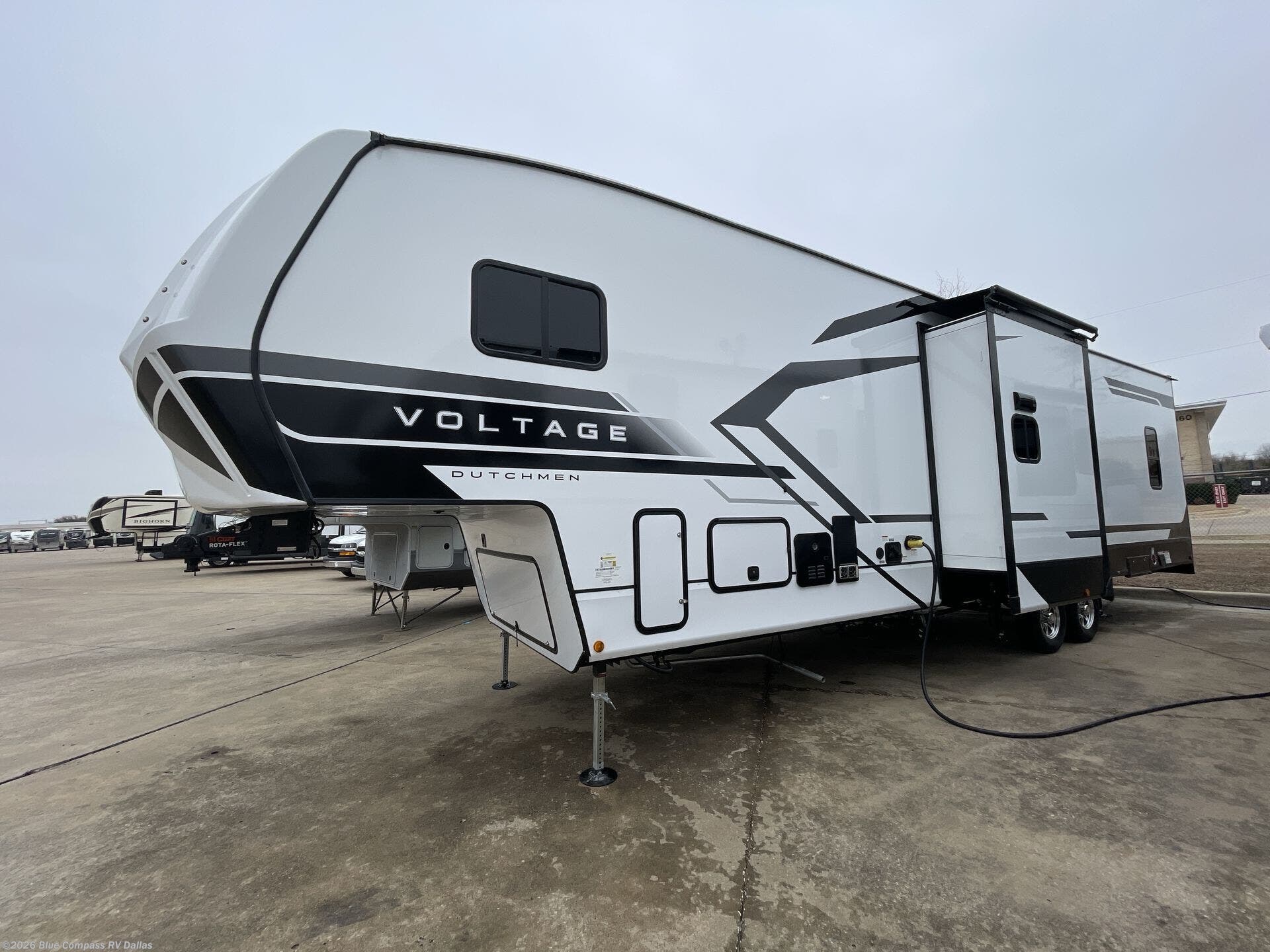 New 2025 Dutchmen Voltage V-Series 3500 available in Mesquite, Texas