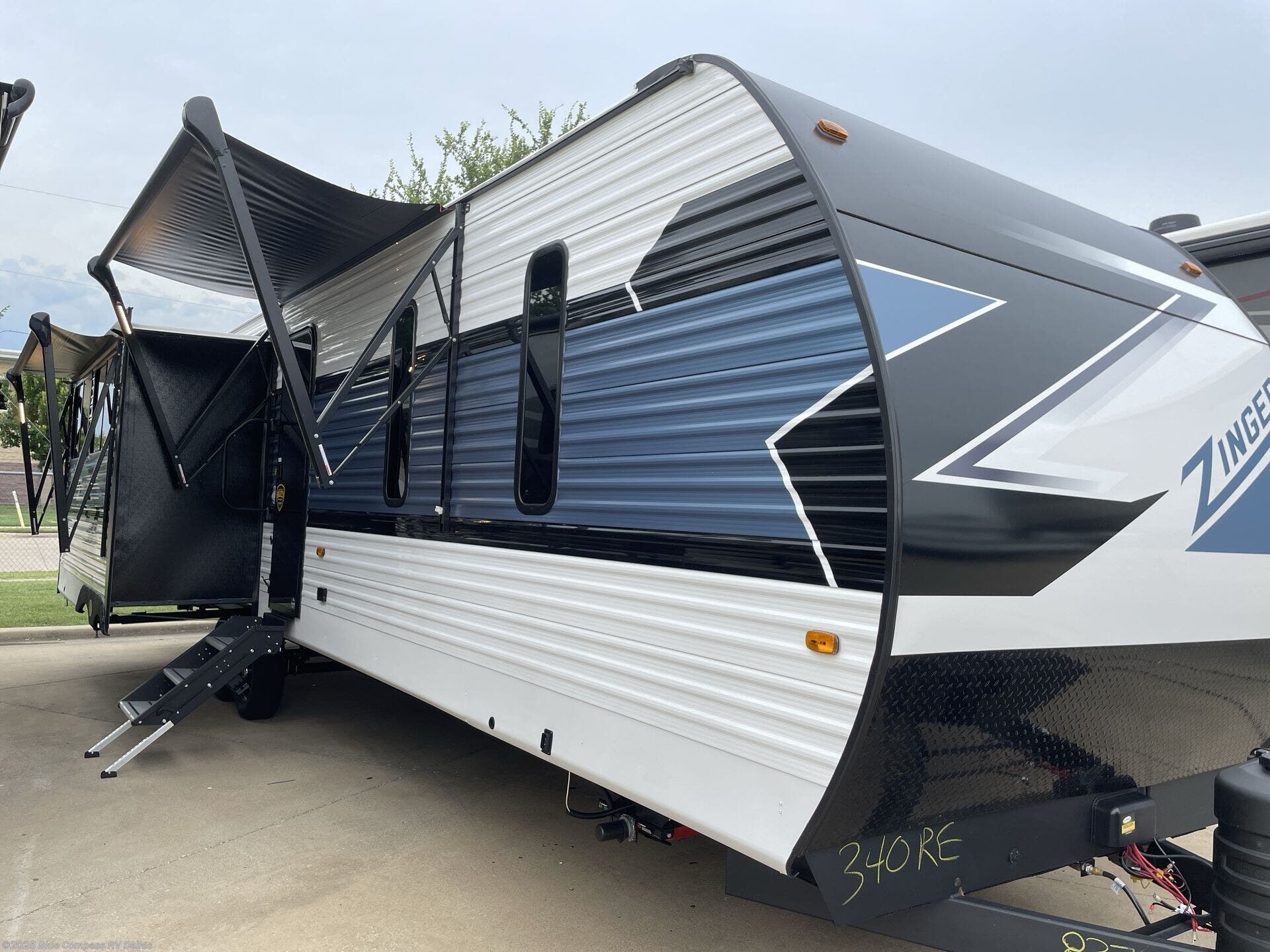 New 2025 CrossRoads Zinger 340RE available in Mesquite, Texas