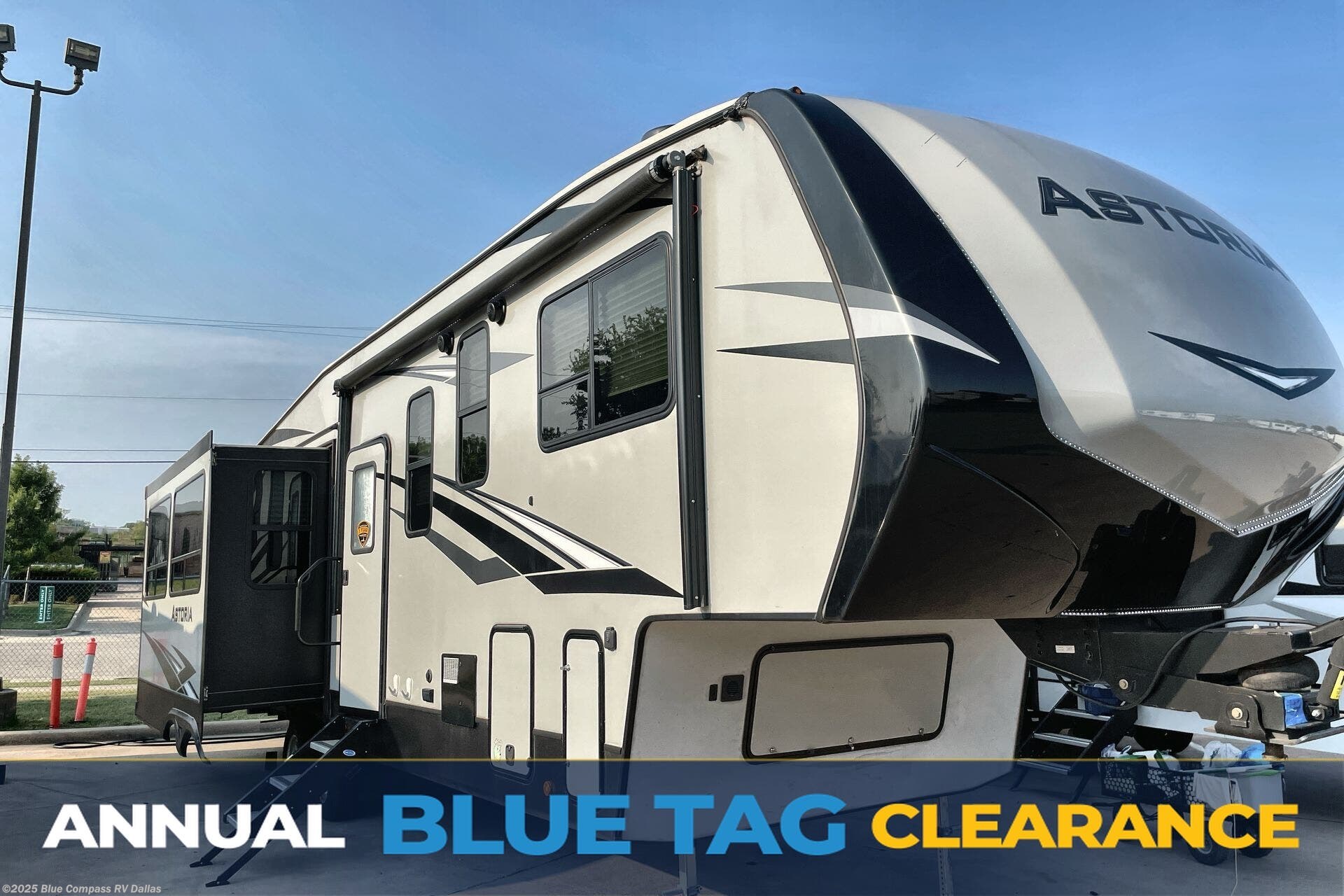 Used 2019 Dutchmen Astoria 3273MBF available in Mesquite, Texas