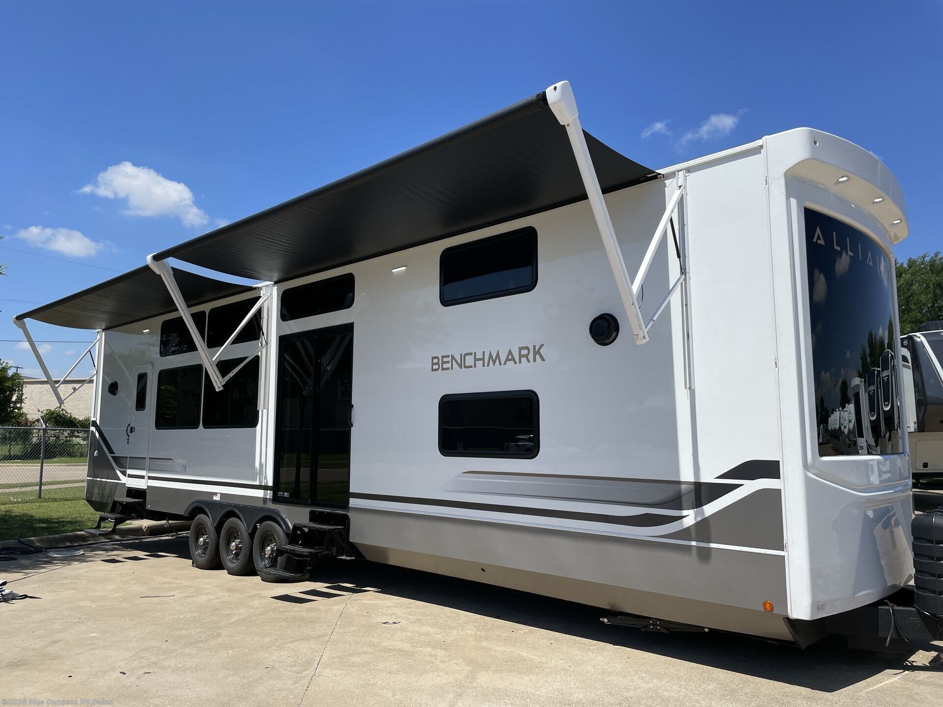 New 2026 Alliance RV Benchmark 44LFT available in Mesquite, Texas