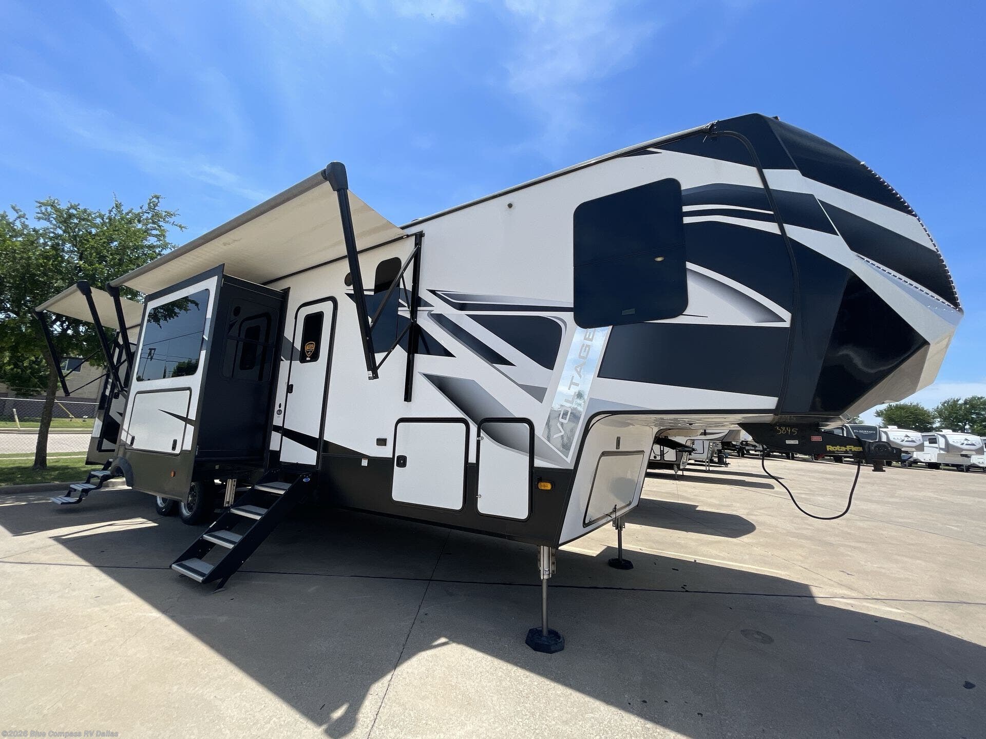 Used 2021 Dutchmen Voltage 3845 available in Mesquite, Texas