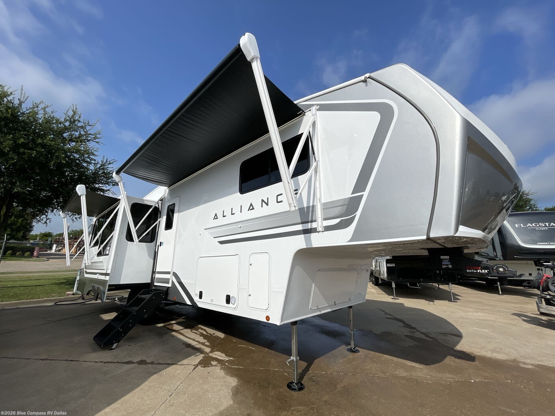 New 2027 Alliance RV Avenue 32RLS available in Mesquite, Texas