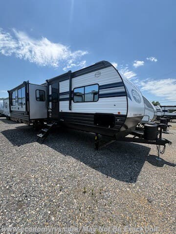 New 2027 Forest River Cherokee Wolf Den 273XLK available in Mechanicsville, Maryland