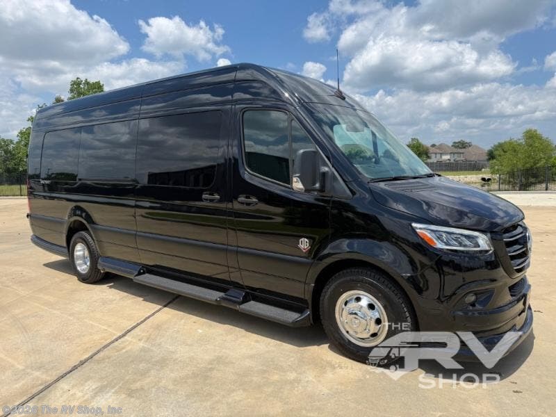 New 2026 OGV Luxury Coach V-Sport 11RB7 available in Baton Rouge, Louisiana