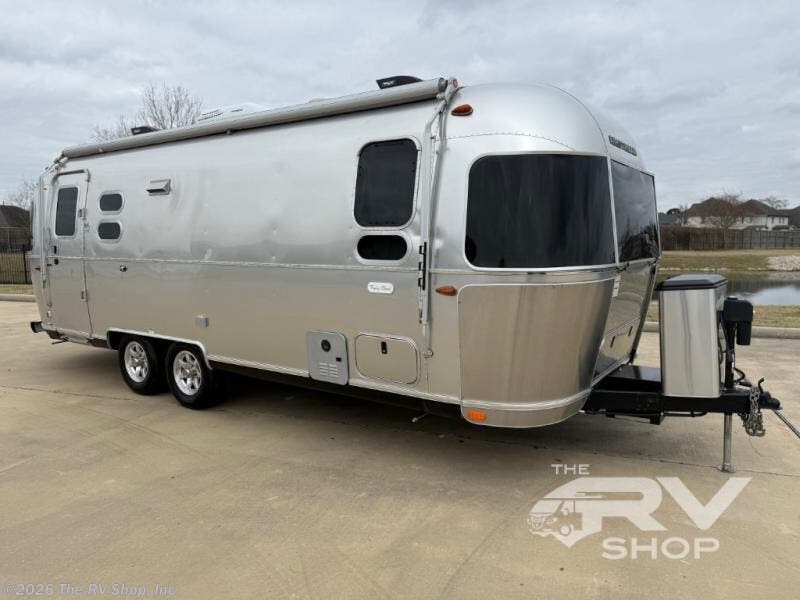 Used 2022 Airstream Flying Cloud 27FB Twin available in Baton Rouge, Louisiana