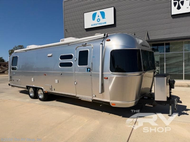 Used 2025 Airstream Globetrotter 30RB Twin available in Baton Rouge, Louisiana