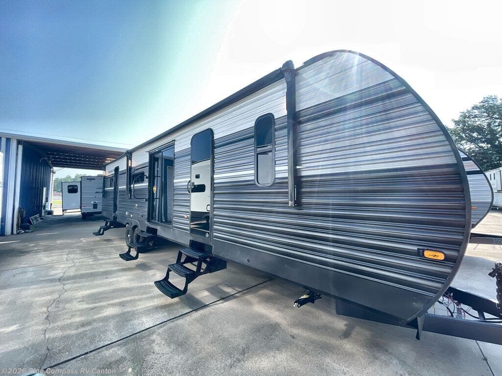New 2026 CrossRoads Zinger 390DB available in Wills Point, Texas