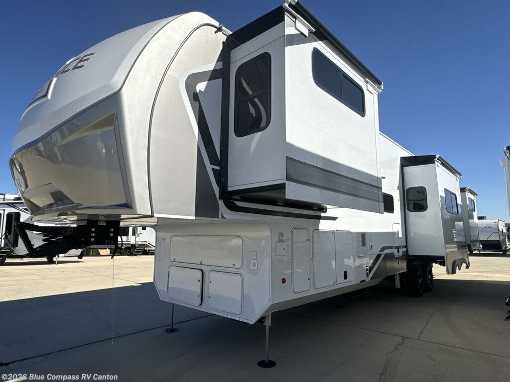 New 2026 Alliance RV Paradigm 395DS available in Wills Point, Texas