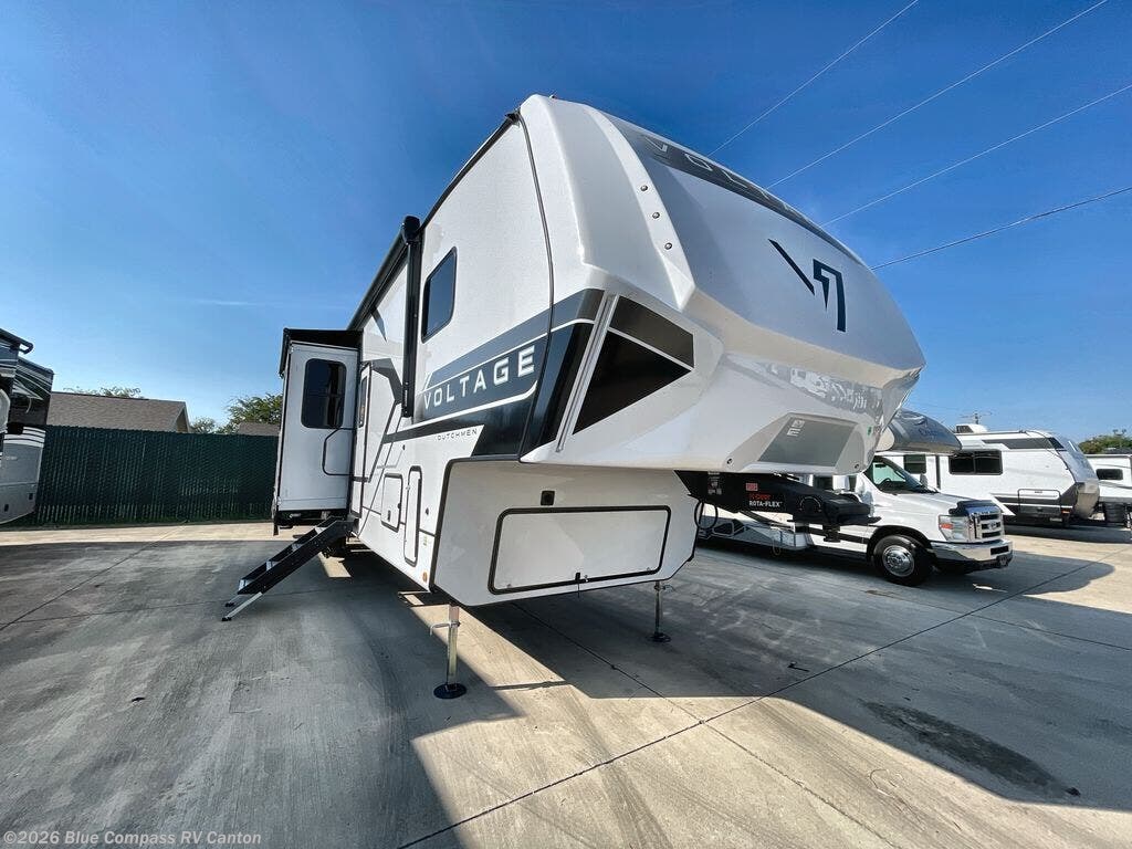 New 2026 Dutchmen Voltage V-Series 3850 available in Wills Point, Texas