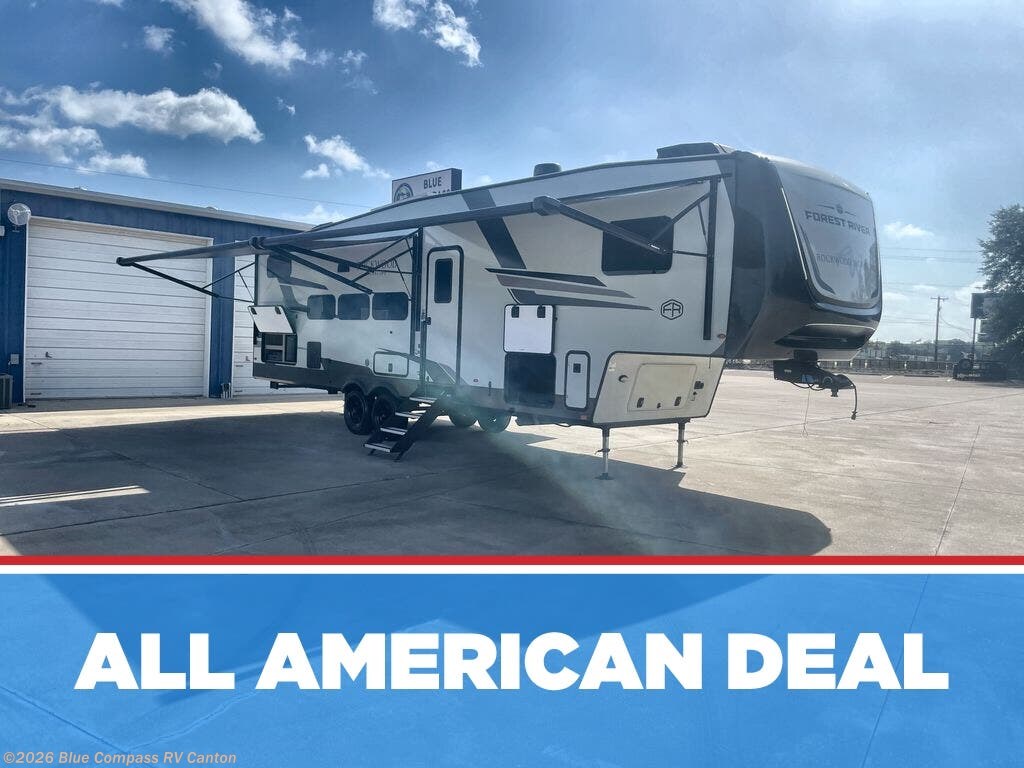 Used 2025 Forest River Rockwood Signature R374DBH available in Wills Point, Texas