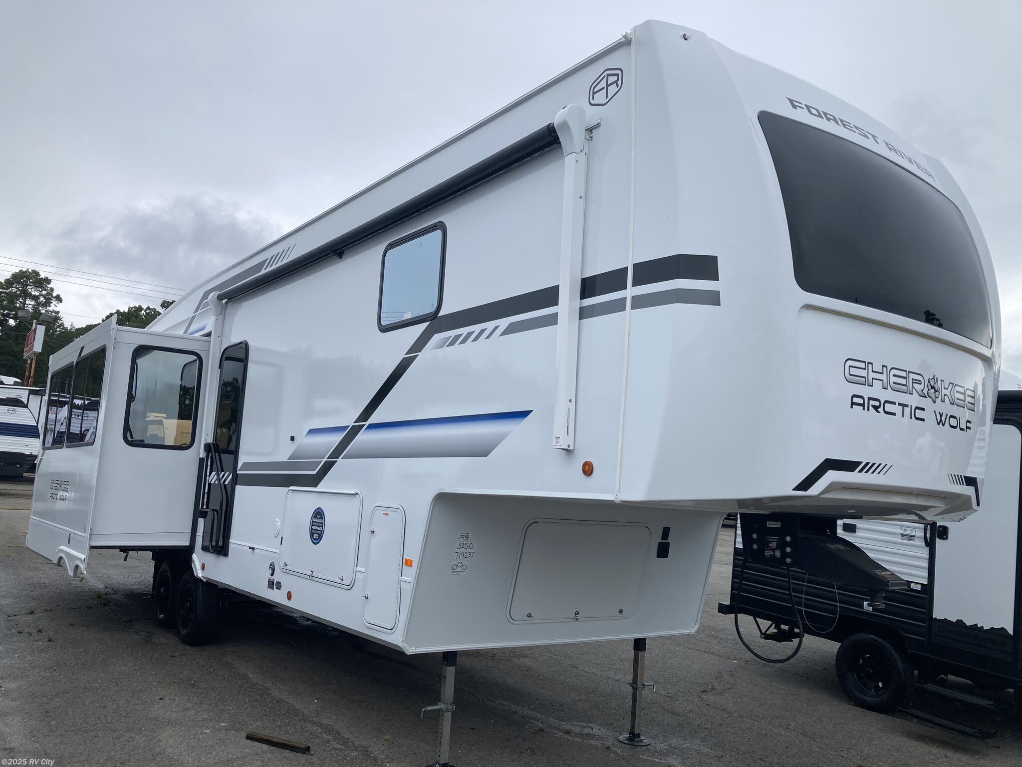 New 2026 Forest River Cherokee Arctic Wolf Suite 3250 SUITE available in Benton, Arkansas