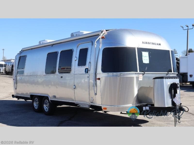 New 2025 Airstream Flying Cloud 28RB available in Springfield, Missouri