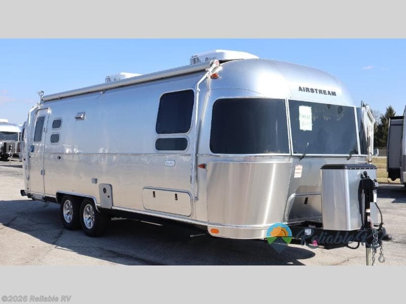 New 2025 Airstream Flying Cloud 27FB available in Springfield, Missouri
