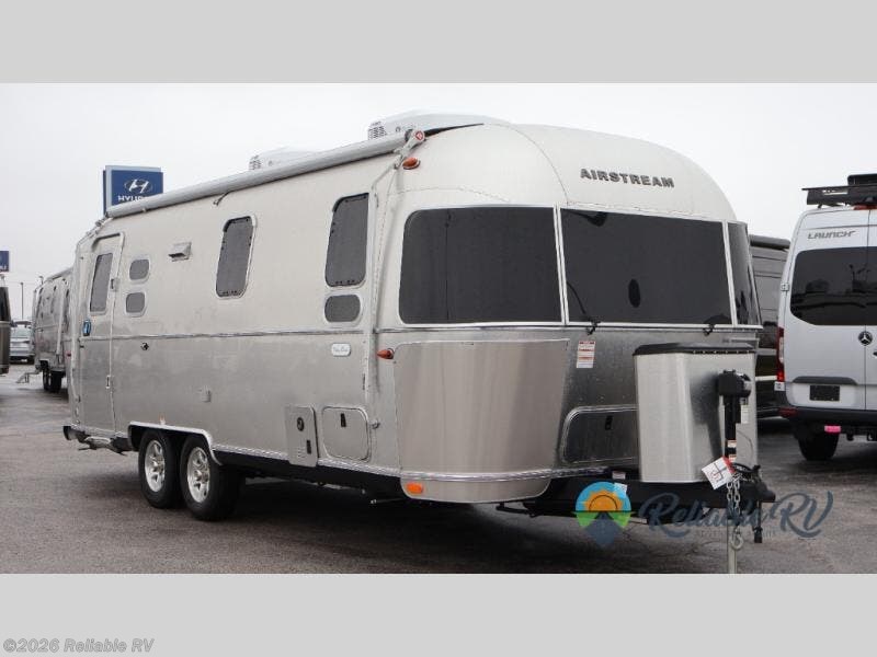 New 2026 Airstream Flying Cloud 25FB Twin available in Springfield, Missouri