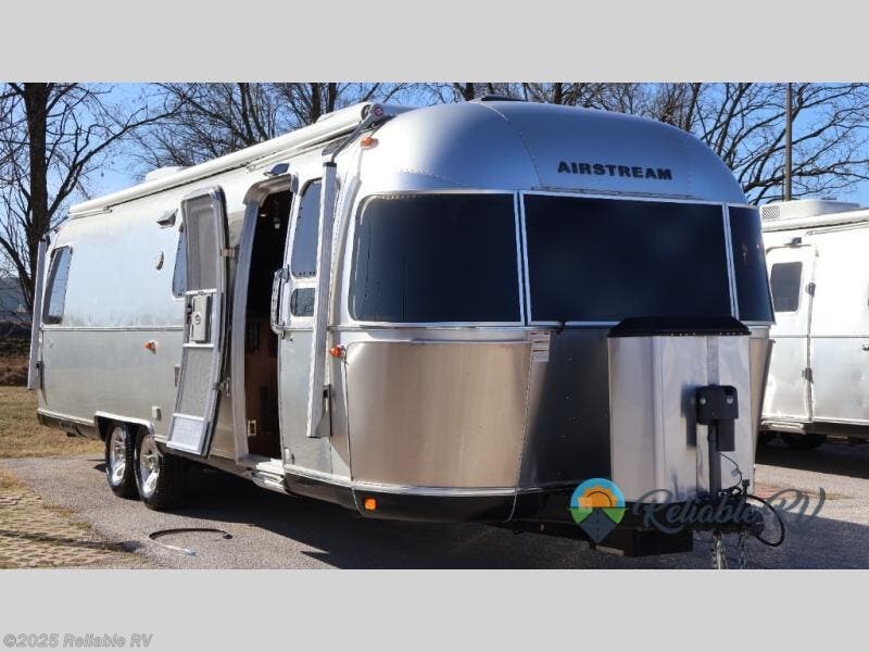 Used 2018 Airstream Classic 30RB available in Springfield, Missouri