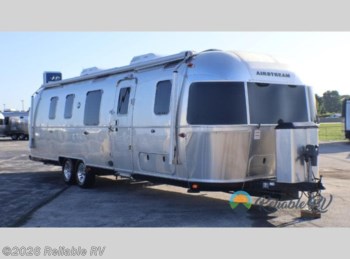 Used 2018 Airstream Classic 33FB Twin available in Springfield, Missouri