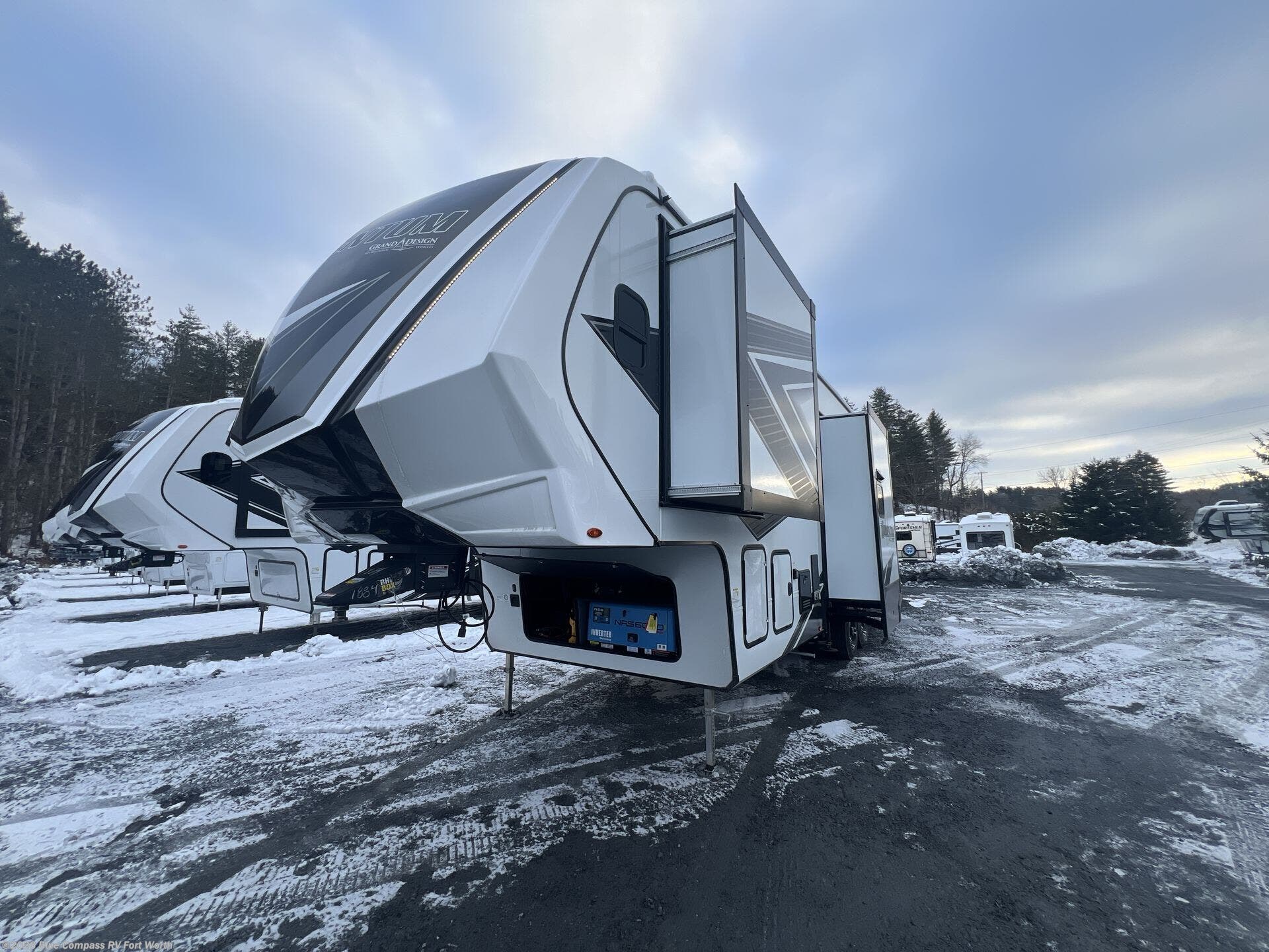 Used 2024 Grand Design Momentum 320G available in Fort Worth, Texas