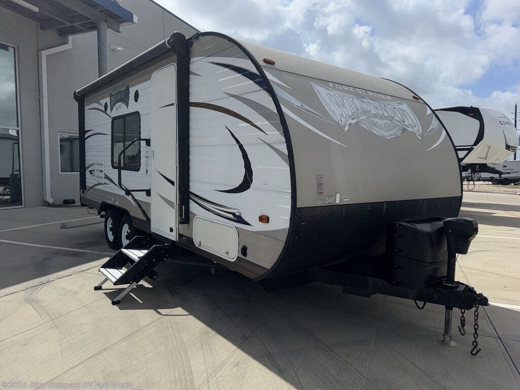 Used 2016 Forest River Wildwood X-Lite 201BHXL available in Fort Worth, Texas
