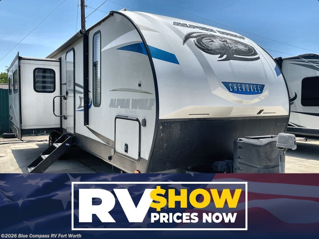 Used 2020  Forest River Cherokee Alpha Wolf 26RL-L by Forest River from Blue Compass RV Fort Worth in Fort Worth, TX