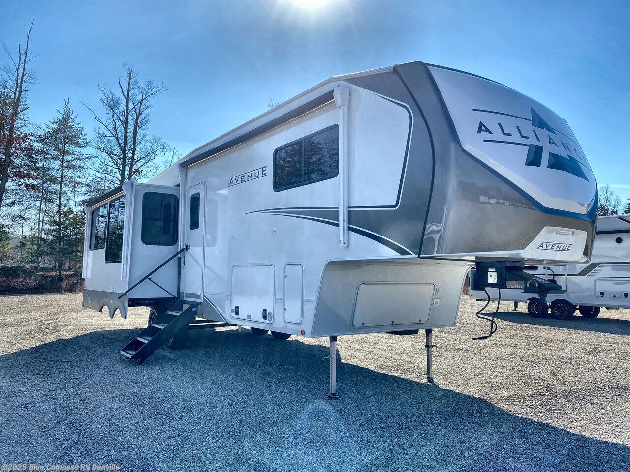 New 2026 Alliance RV Avenue 32RLS available in Ringgold, Virginia