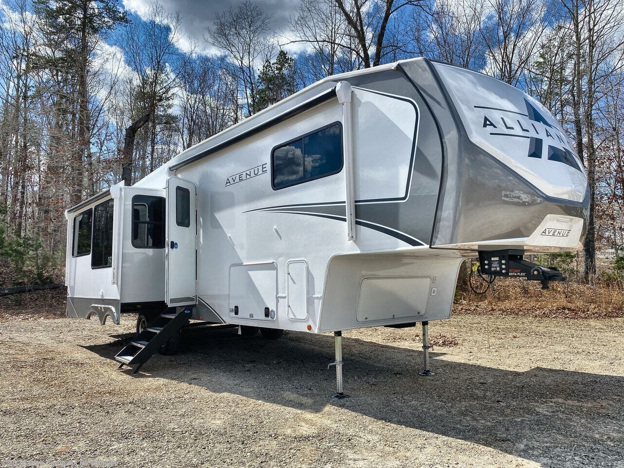 New 2026 Alliance RV Avenue 32RLS available in Ringgold, Virginia