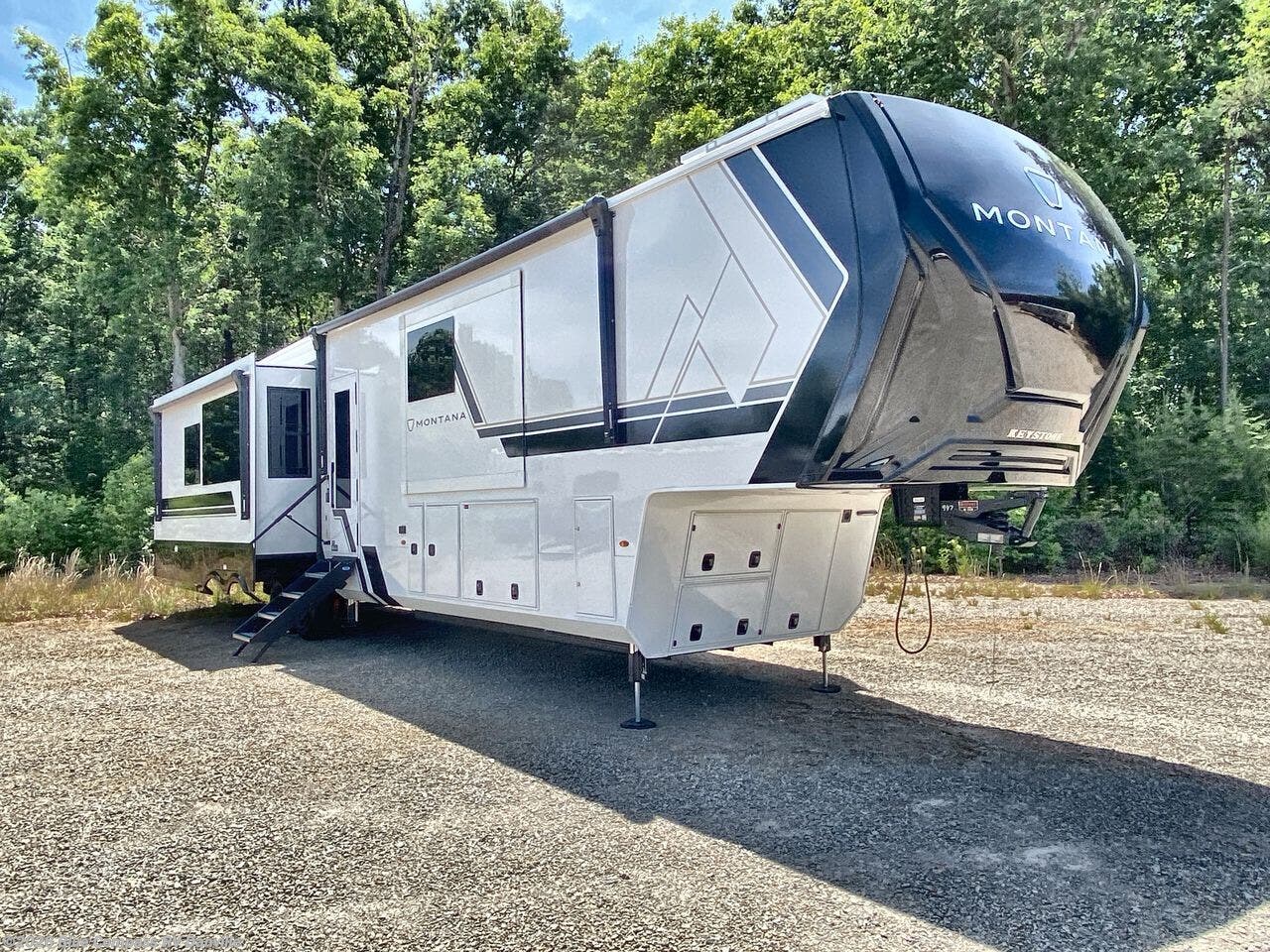 New 2026 Keystone Montana 3900RK available in Ringgold, Virginia
