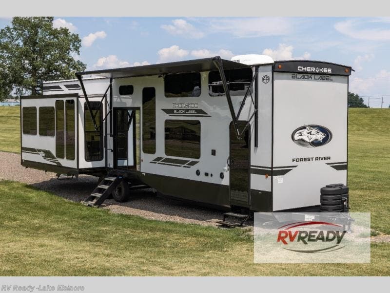 New 2026 Forest River Cherokee Timberwolf Black Label 39JMBL available in Lake Elsinore, California